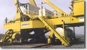 Assembly of a huge excavator type ECS